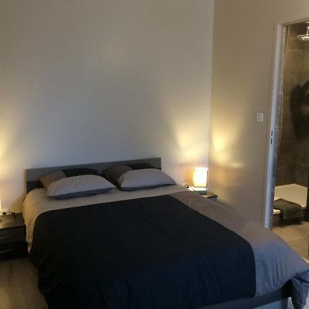 Studio Proche Gare Avec Kitchenette Et Wifi - Porte Rouge Thiviers Exteriér fotografie