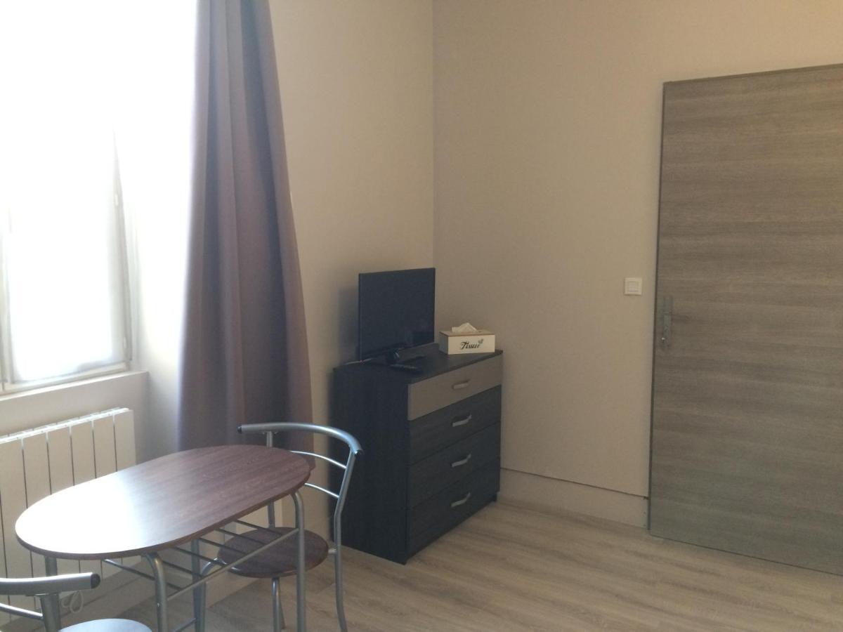Studio Proche Gare Avec Kitchenette Et Wifi - Porte Rouge Thiviers Exteriér fotografie