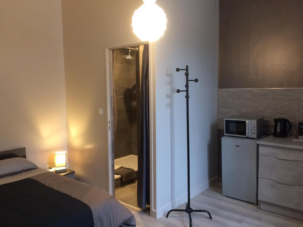 Studio Proche Gare Avec Kitchenette Et Wifi - Porte Rouge Thiviers Exteriér fotografie