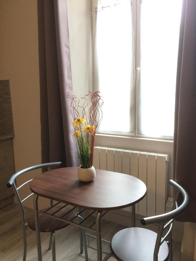 Studio Proche Gare Avec Kitchenette Et Wifi - Porte Rouge Thiviers Exteriér fotografie